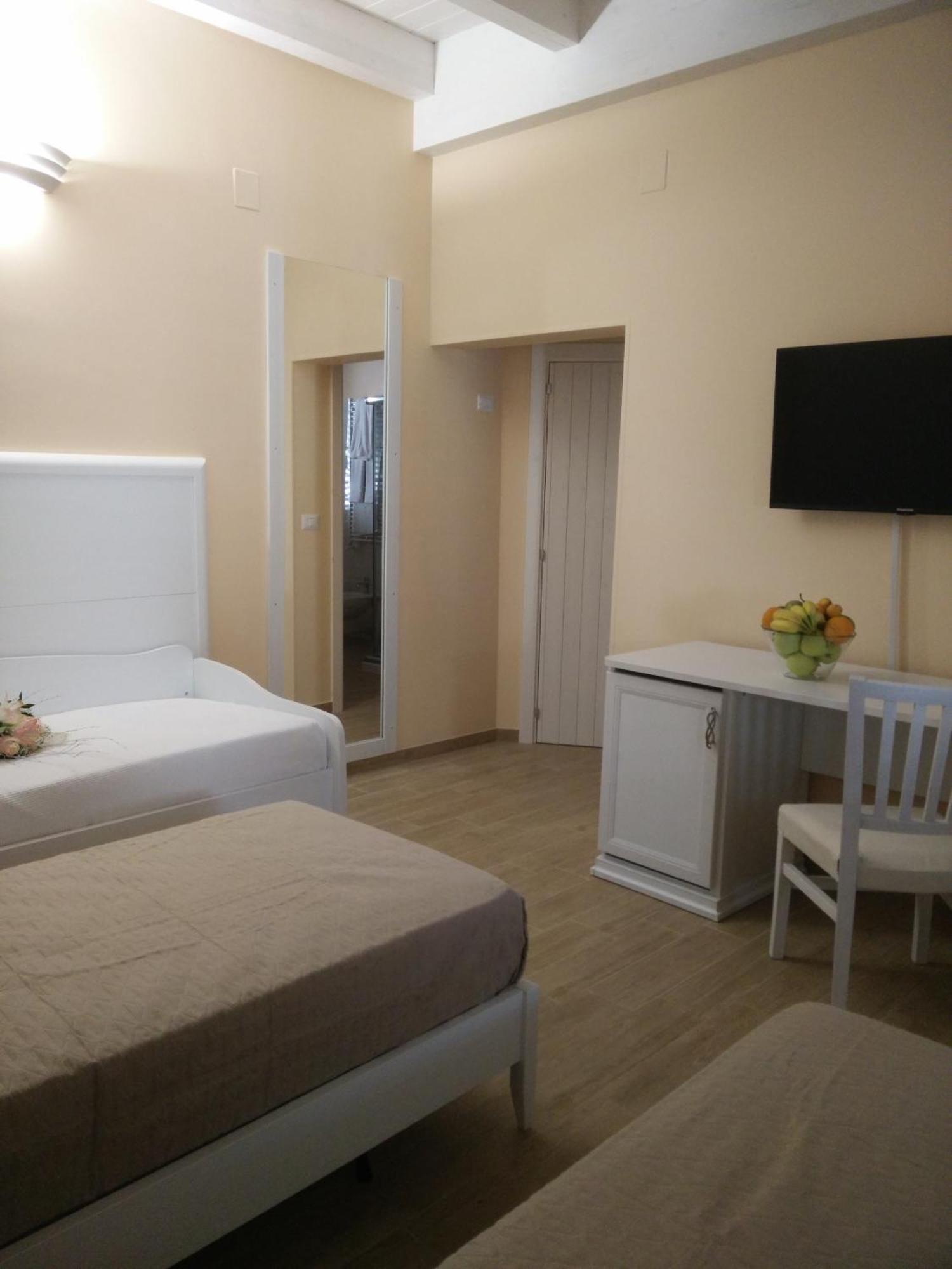 Bed and Breakfast Le Camelie Marina di Ginosa Habitación foto