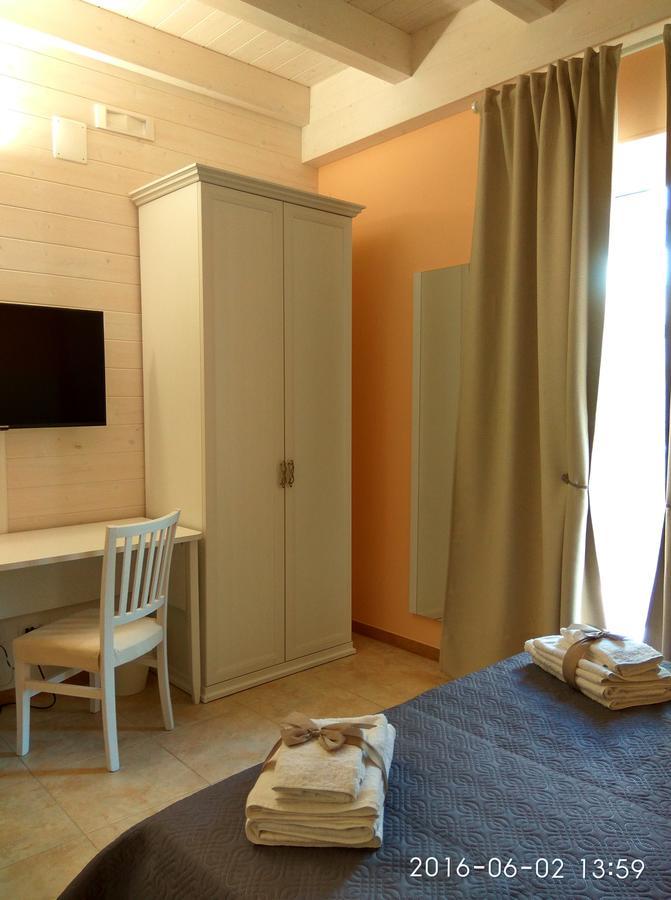 Bed and Breakfast Le Camelie Marina di Ginosa Habitación foto